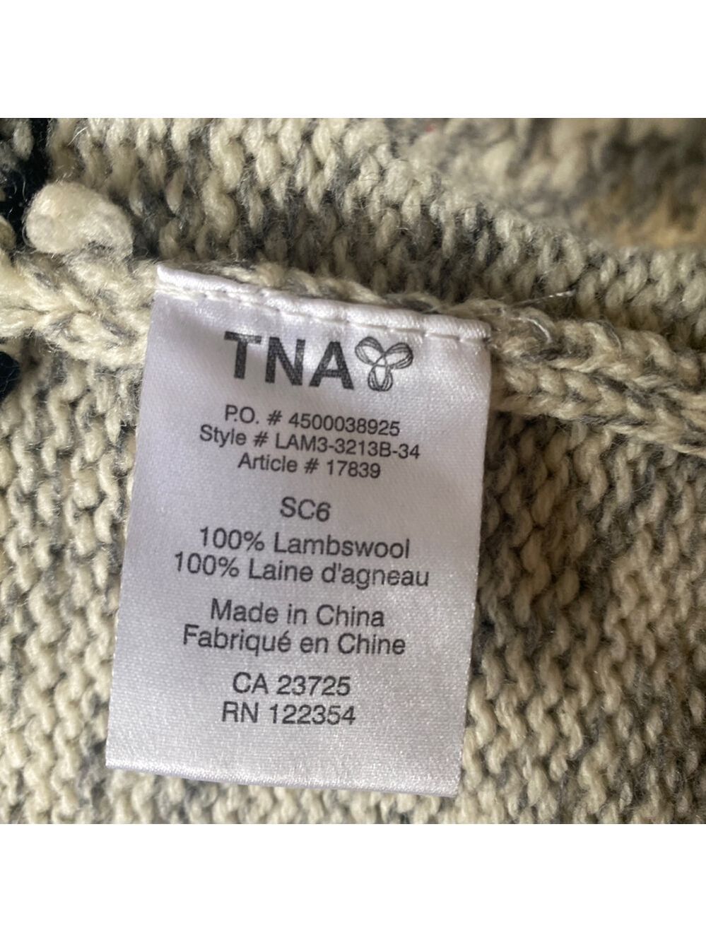 TNA Women’s XS Hooded Cowichan Knit Lambswool Sweater Beige & Black Zip Front - Picture 6 of 11